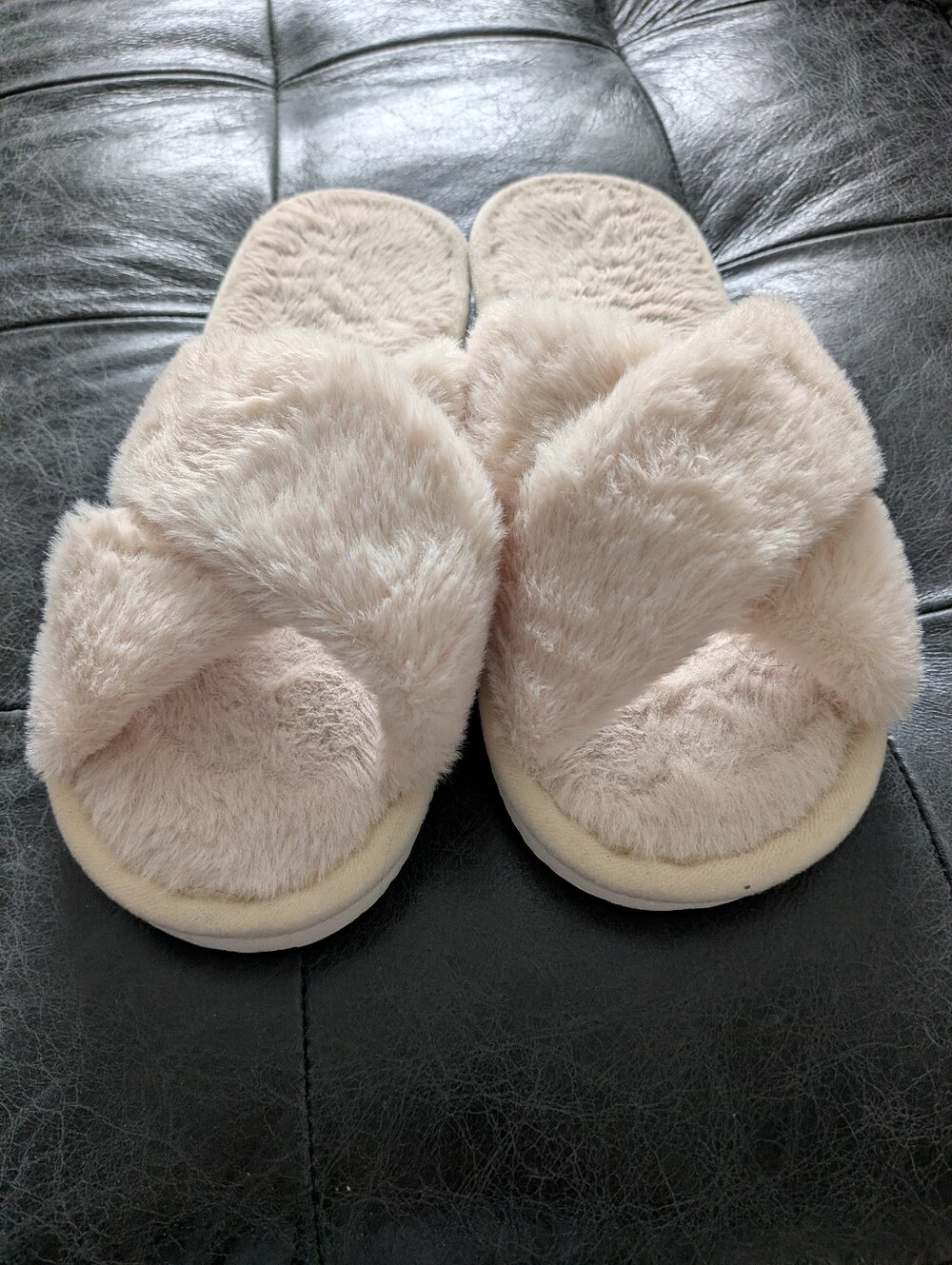 Plush Cross-Band Women’s Slippers - Ivory/Beige
